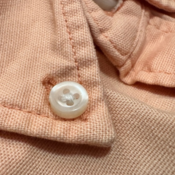 GAP Men’s Summer Standard Fit Salmon Button Up Long Sleeve Shirt Size Medium - Picture 2 of 5